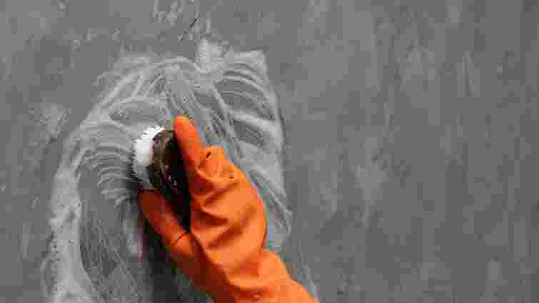 Універсальний засіб: чим можна почистити будь-які шпалери від бруду