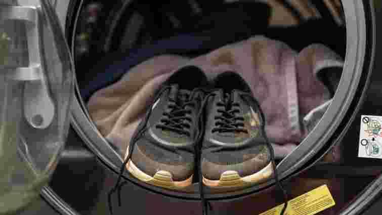 Зберігаємо форму та підошву: як прати кросівки в машинці, щоб вони не зіпсувались