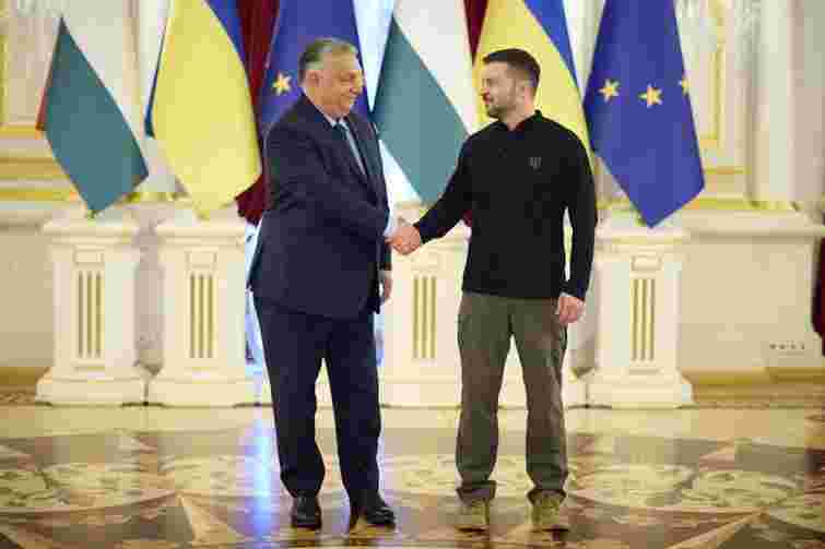 Зеленський сподівається на покращення відносин з Угорщиною після поразки  Орбана на виборах