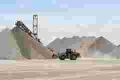 Фірма з орбіти львівського бізнесмена з дисконтом видобуватиме пісок біля Хмельницької АЕС