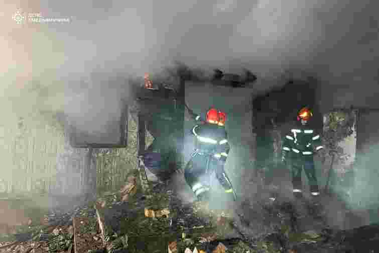 У пожежі на Хмельниччині загинула мати з трьома малолітніми дітьми