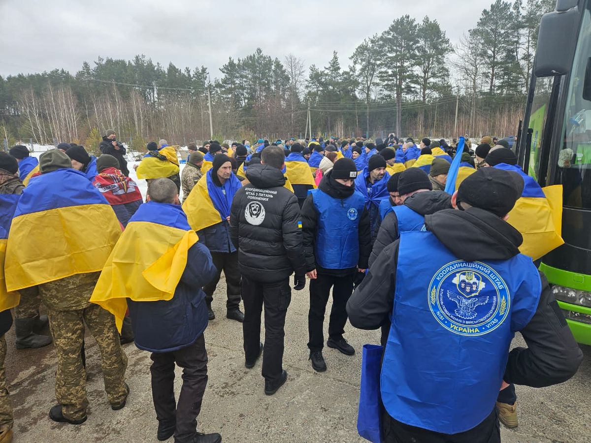 Україна повернула з полону сімох військових із Прикарпаття