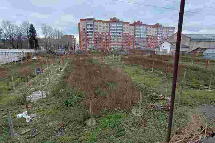 Суд зобов'язав фірми експрокурора повернути громаді землю біля «Зеленбуду» в Тернополі