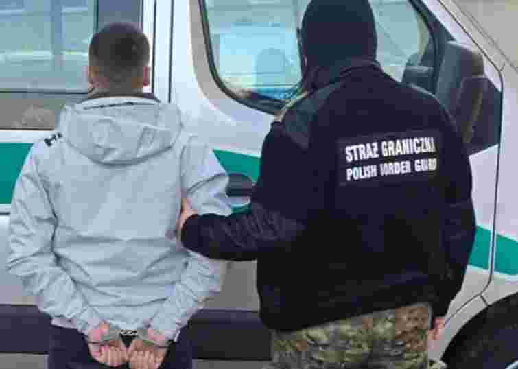 У Польщі затримали 23-річного українця з фіктивними документами та наркотиками