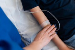 На Львівщині суд оштрафував батька за госпіталізацію сина з алкогольним отруєнням