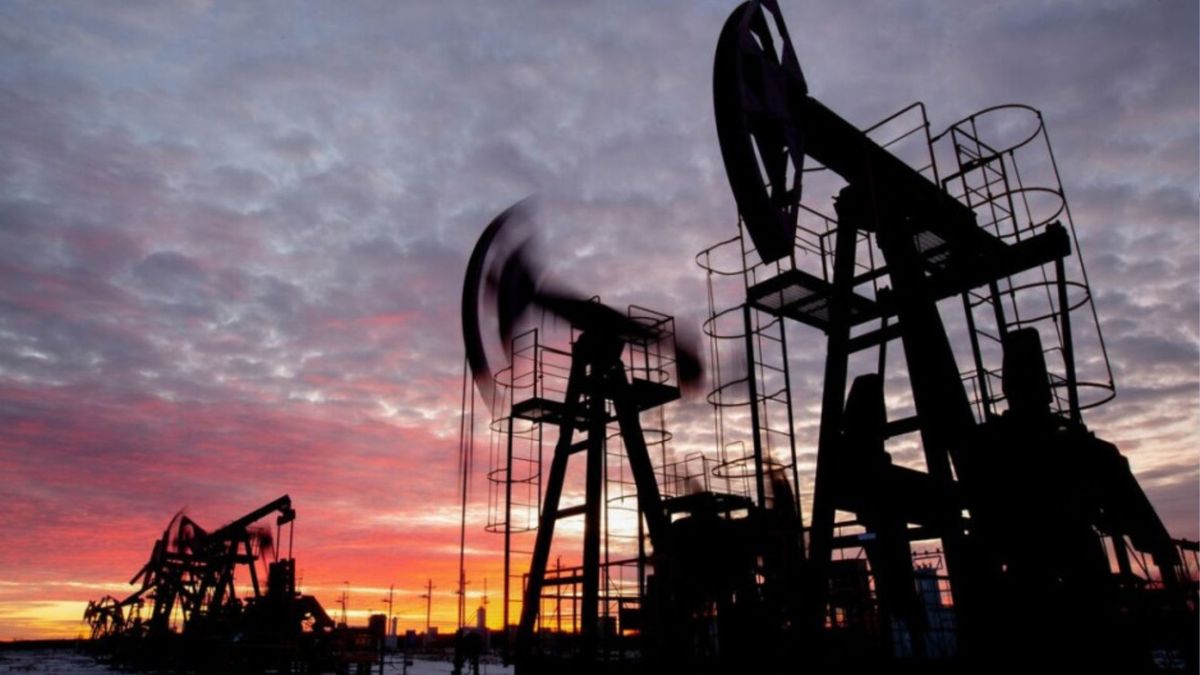 Трамп анонсував скасування санкцій проти нафтового сектору деяких країн