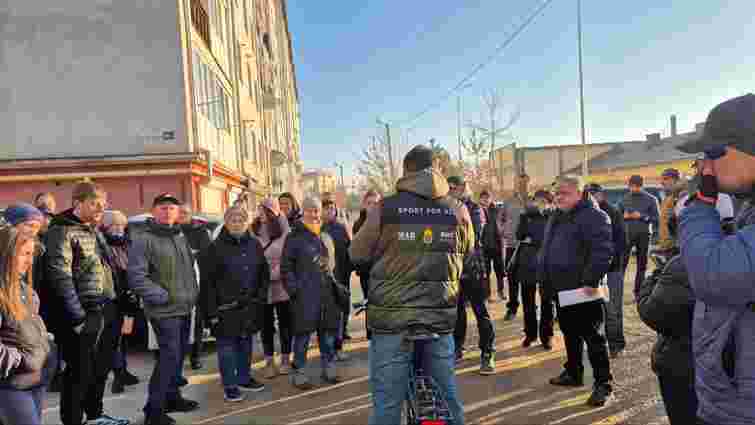 Мешканці виступили проти будівництва дороги та дитсадка біля річки у Франківську