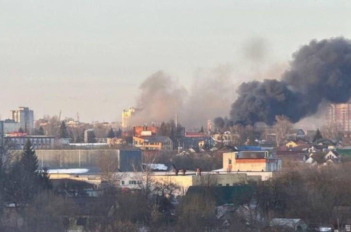 Володимир Зеленський підтвердив ураження заводу з виробництва деталей для ракет у Брянську