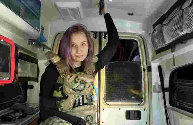 Викрита на розтраті донатів колишня «госпітальєрка» виїхала за кордон