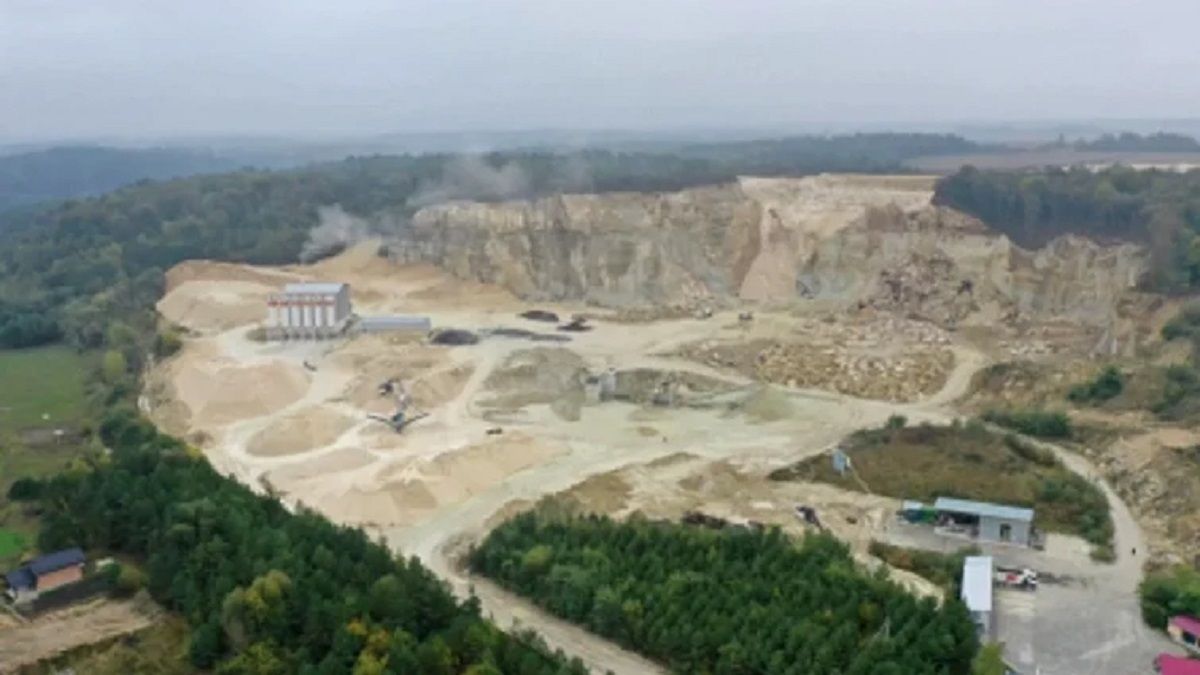 Суд зобов’язав львівську компанію сплатити понад 40 млн грн за незаконний видобуток піску