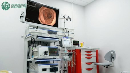 У Львівському онкоцентрі ендоскопічні обстеження товстої кишки проводять з допомогою ШІ