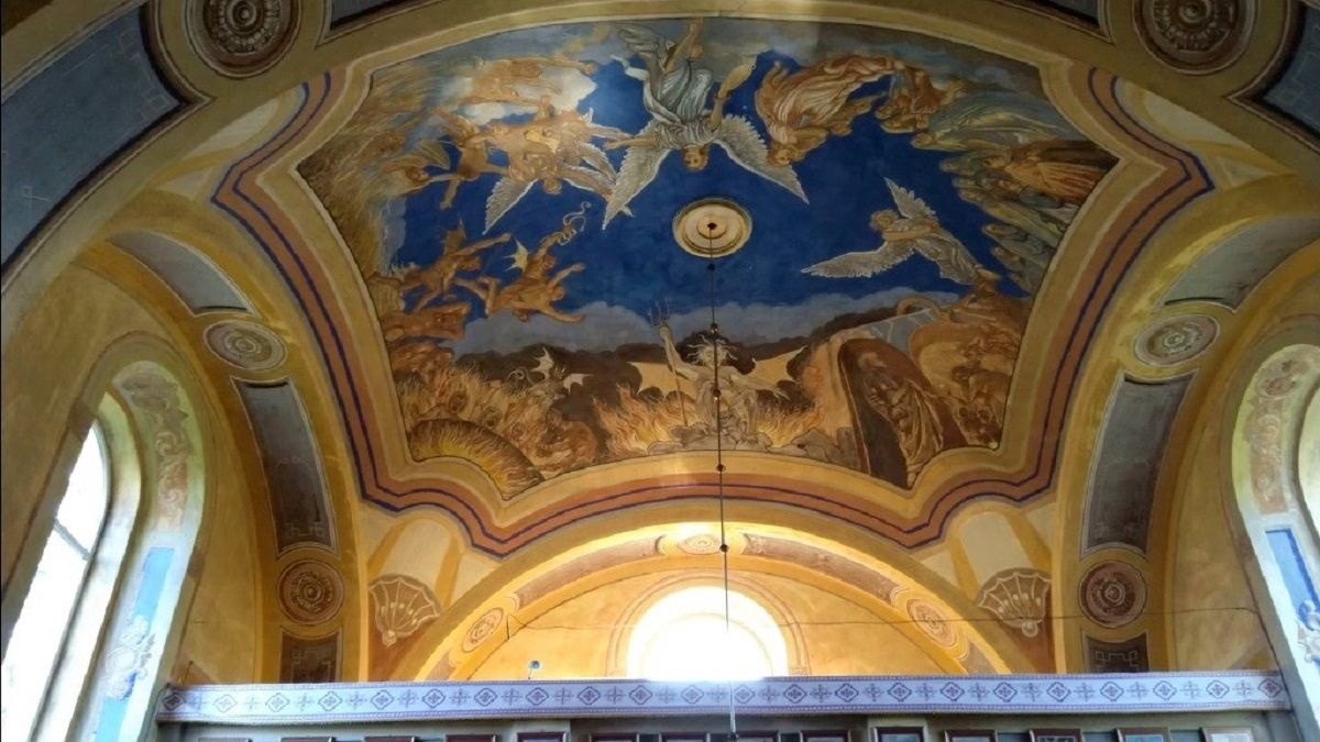 Пекло для чиновників: як розпис у церкві на Львівщині довів художників до суду