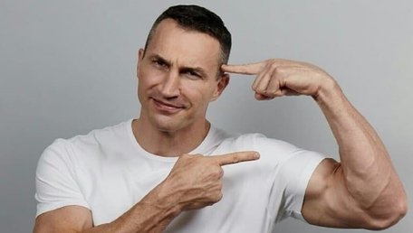 Численні нокаути, рекорди і романи з суперзірками