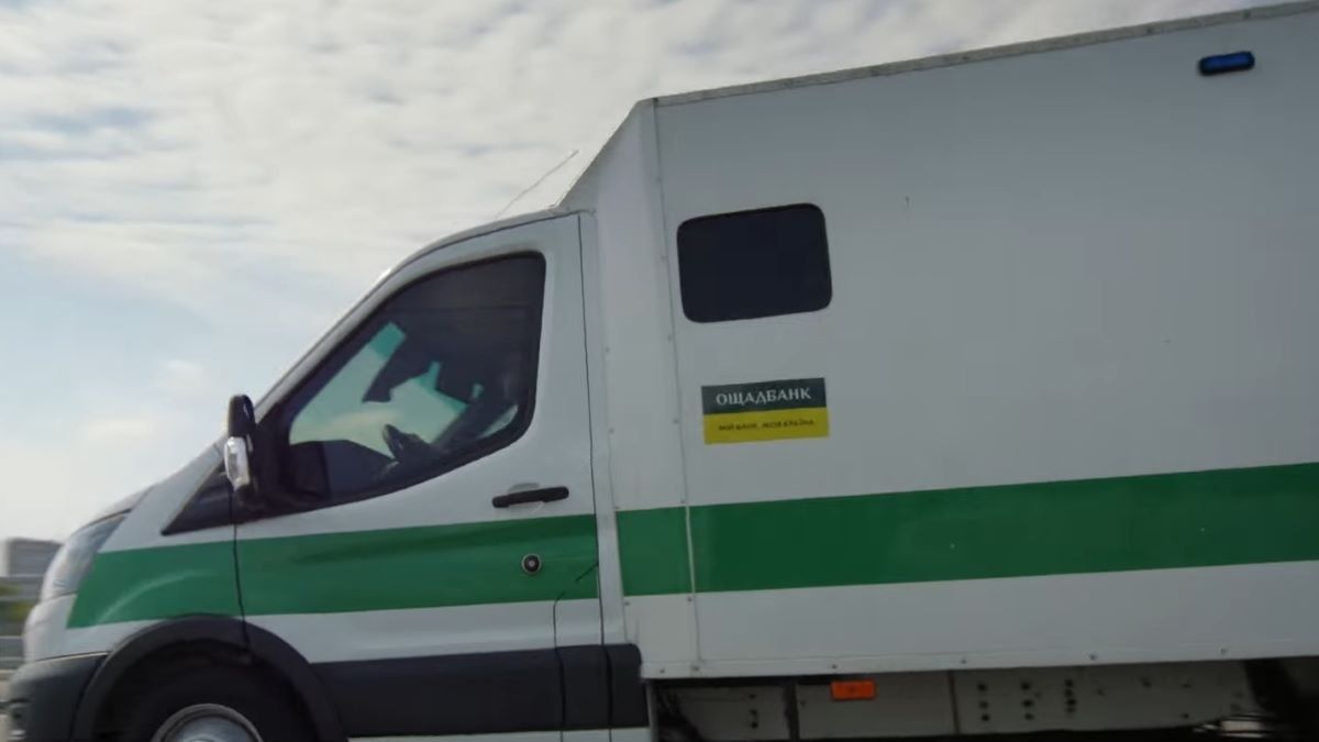 Угорщина погодилася повернути «Ощадбанку» інкасаторські автомобілі