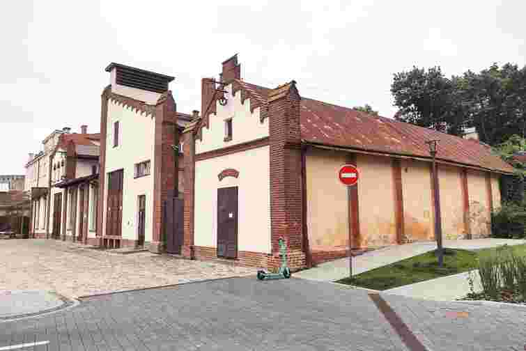 Дизайнерка Оксана Караванська присвятила нову колекцію українським воїнам 