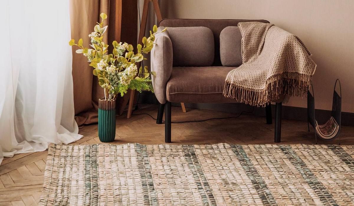 Килим може стати приємним або не дуже акцентом у кімнаті