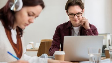 Студенти-бюджетники приватних університетів з вересня отримуватимуть стипендії