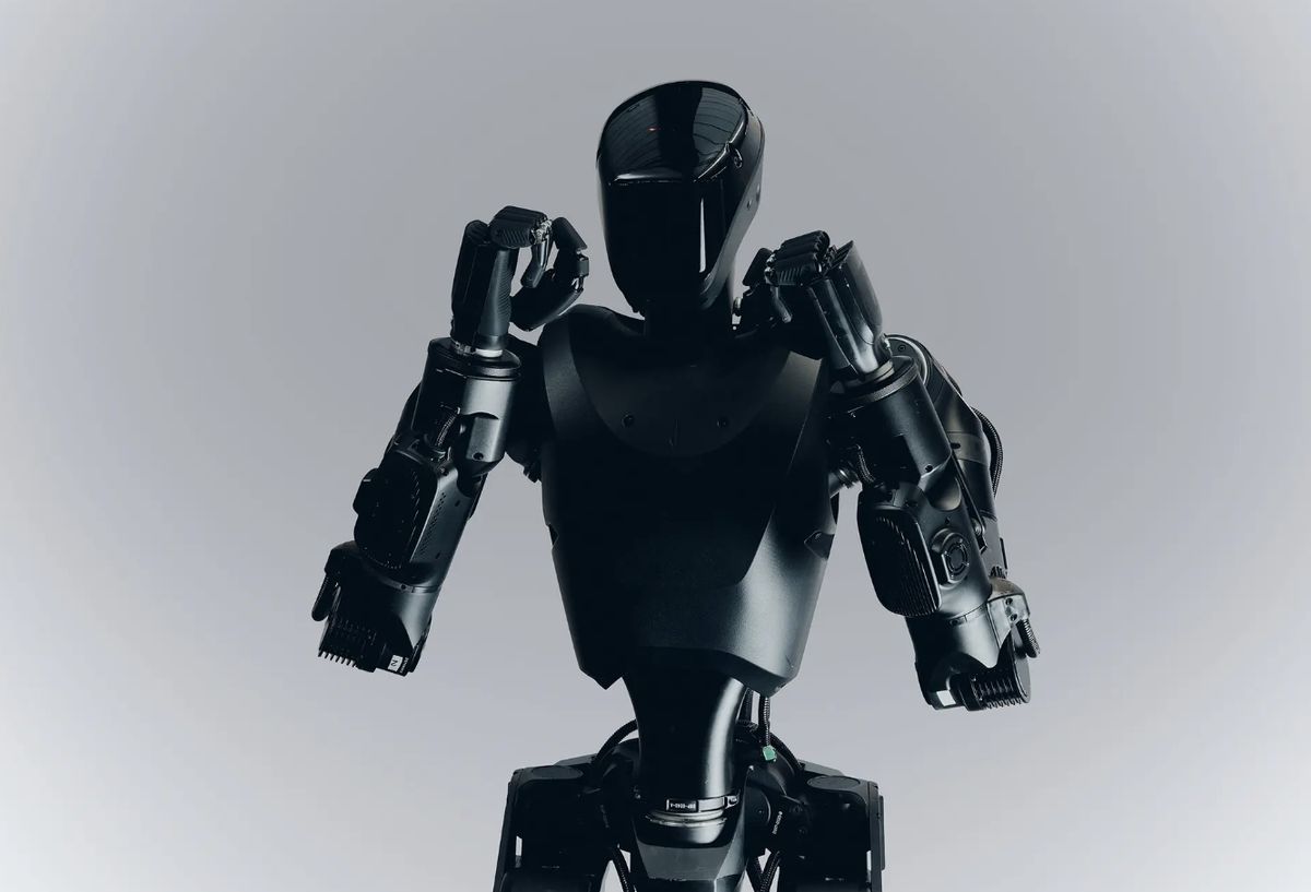 Україна випробовує гуманоїдних роботів Phantom MK-1