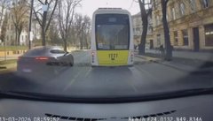 Львівська поліція знайшла водія Porsche, який об’їхав затор зустрічною смугою