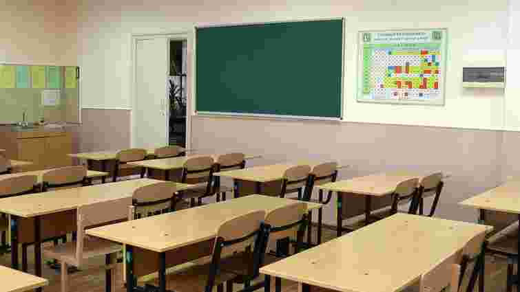 Учні шести ліцеїв на Волині навчатимуться 12, а не 11 років