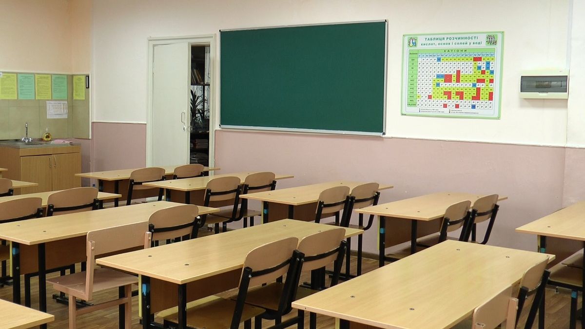 Учні шести ліцеїв на Волині навчатимуться 12, а не 11 років