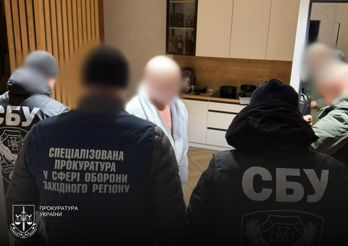 Ексначальника відділу ТЦК на Хмельниччині викрили на хабарях автомобілями
