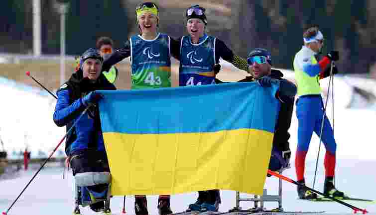 Збірна України завоювала срібло Паралімпіади-2026 у лижній естафеті