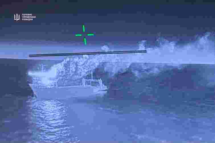 Розвідники уразили два російських судна, що використовувались для транспортування зброї
