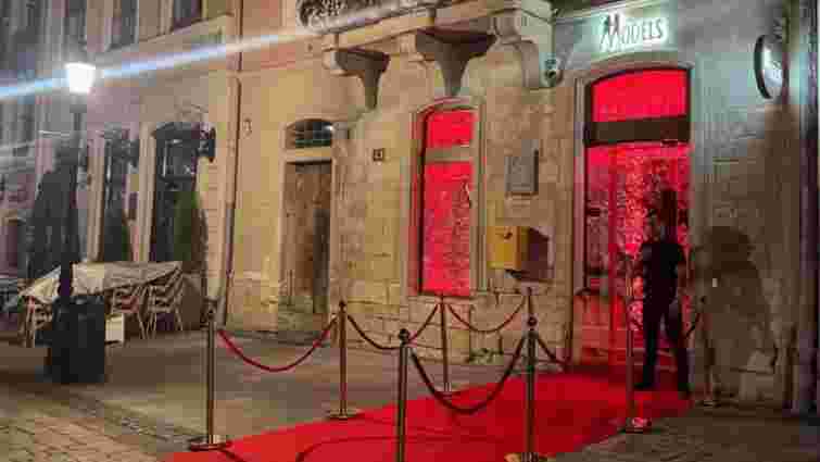 У Львові штрафуватимуть підприємців, які перекривають і захаращують тротуари