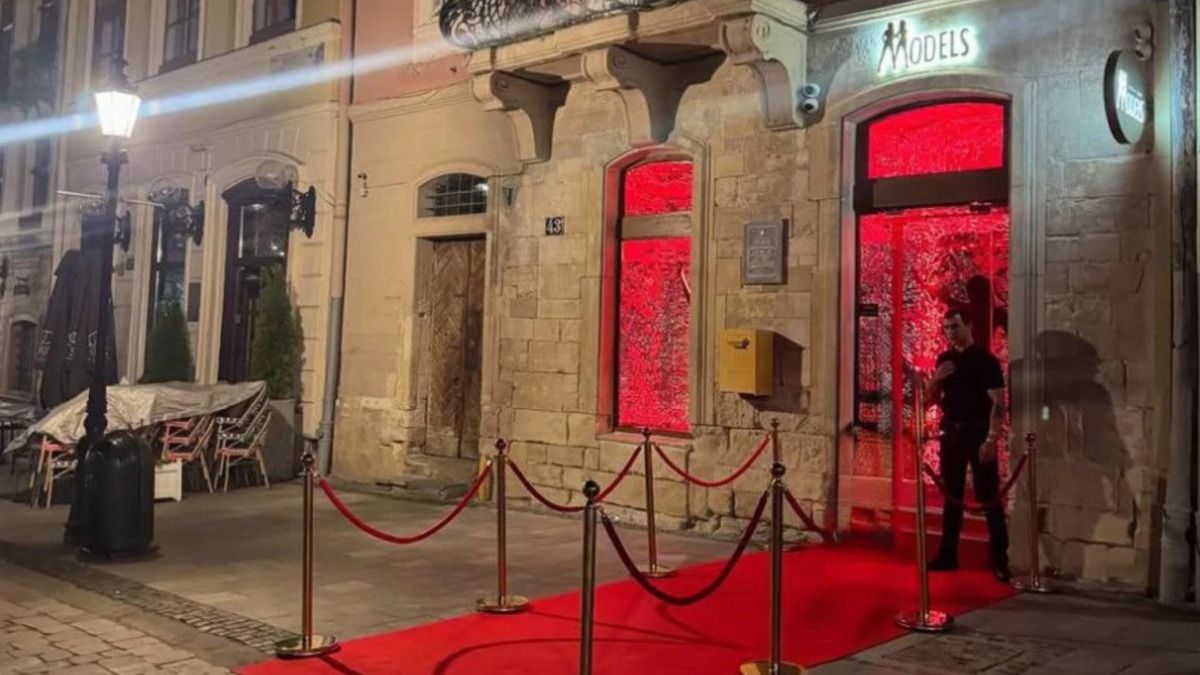 У Львові штрафуватимуть підприємців, які перекривають і захаращують тротуари