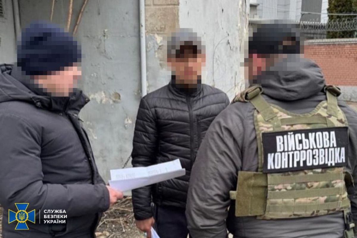 Завербований військовий наводив ракети та дрони на Дніпро