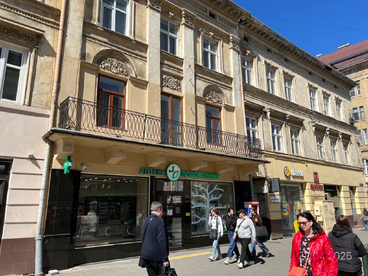 Міська рада Львова за понад мільйон гривень продала приміщення біля Оперного театру