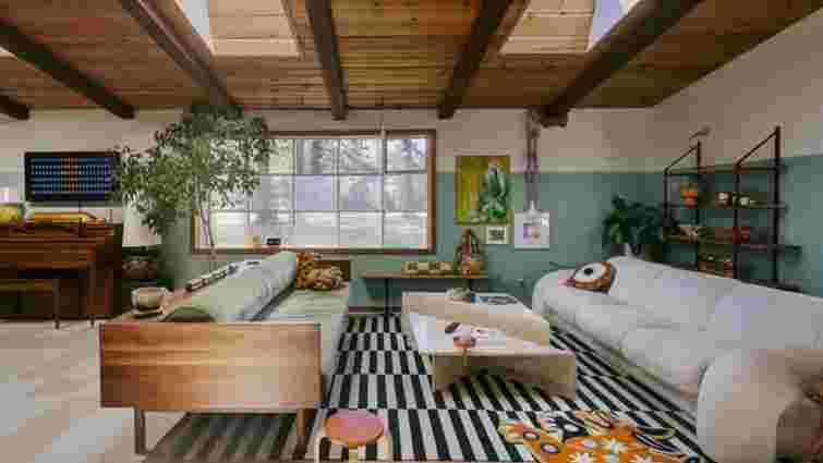 Про них всі дарма забули: які деталі інтер’єру знову стають модними у вітальнях