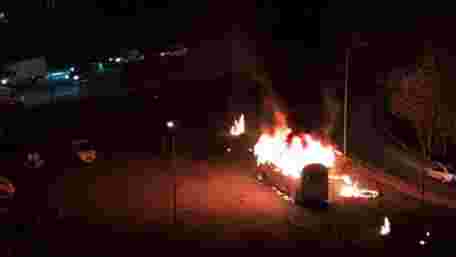 На Галицькому перехресті у Львові раптово загорівся автобус