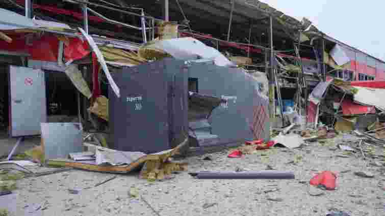 Росіяни вдарили поблизу термінала «Нової пошти» у Запоріжжі, постраждали працівники