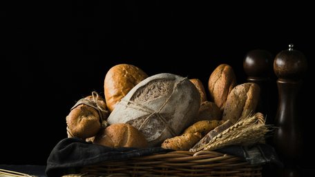 Відповідь вас здивує: чи можна зберігати разом білий і чорний хліб