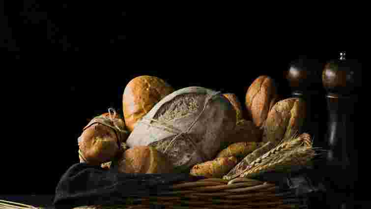 Відповідь вас здивує: чи можна зберігати разом білий і чорний хліб