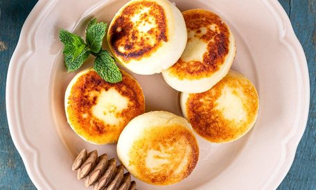 Ідеальні сирники, що тримають форму. Рецепт дня