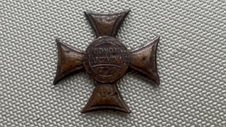 Орден розстріляного НКВС у Харкові польського офіцера продають на аукціоні Violity