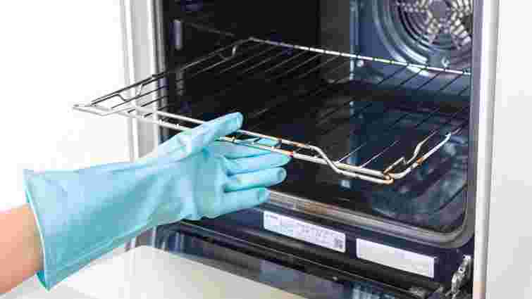 Решітки духовки як нові: як легко позбутися пригорілого жиру 