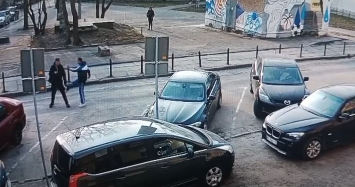П’яний нападник побив інспектора з паркування в центрі Львова