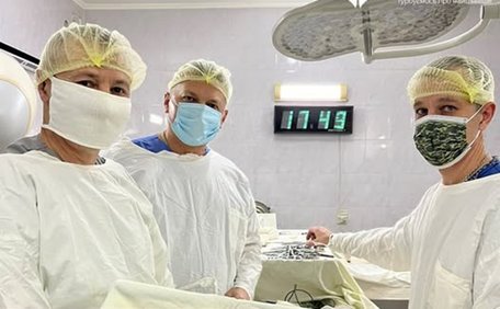 Лікарі з Буковини врятували пацієнтку з важим ускладненням хвороби Крона