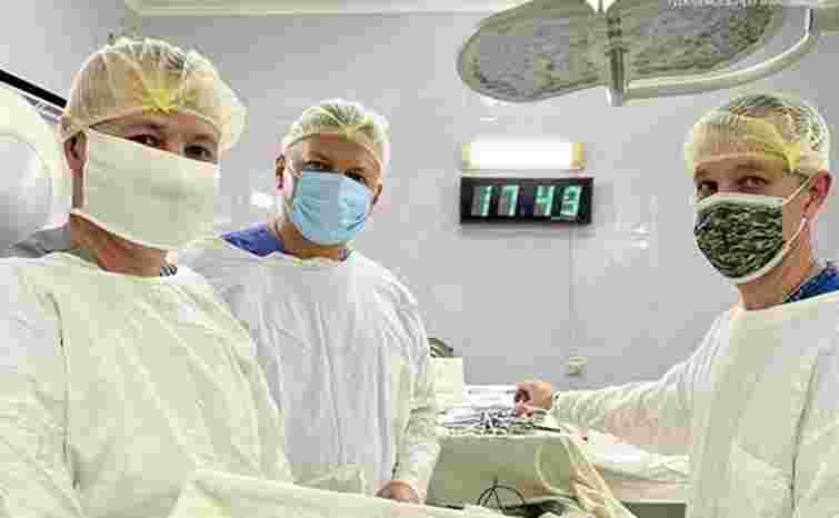 Лікарі з Буковини врятували пацієнтку з важим ускладненням хвороби Крона