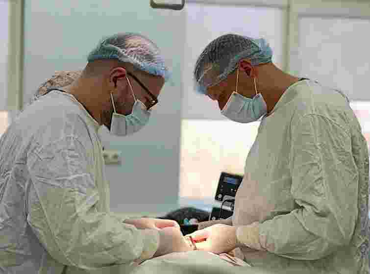 Волинські хірурги врятували 59-річну жінку з гнійним запаленням живота