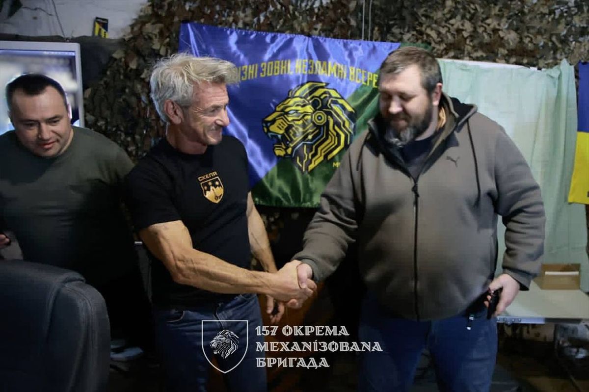 Американський актор Шон Пенн проігнорував «Оскар» і відвідав українських військових