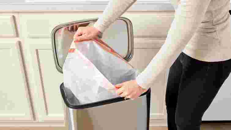 Як позбутися запаху в сміттєвому відрі: ефективний спосіб з содою 