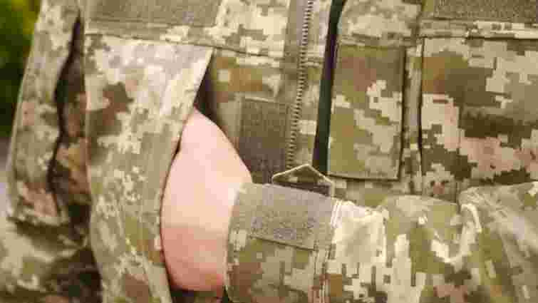 Дезертир без ноги жебракував на вулицях Франківська у військовій формі