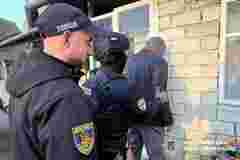 Поліція розшукала чоловіка, який під час листування розбещував малолітню з Хмельниччини