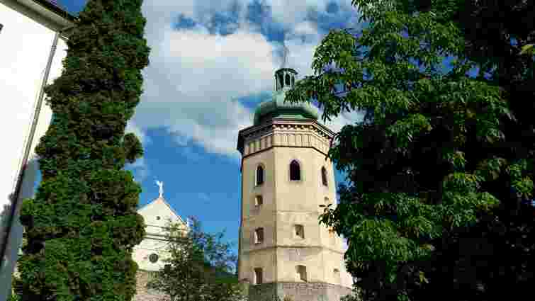 Як правильно писати за новим правописом: «дзвіниця» чи «дзвінниця»