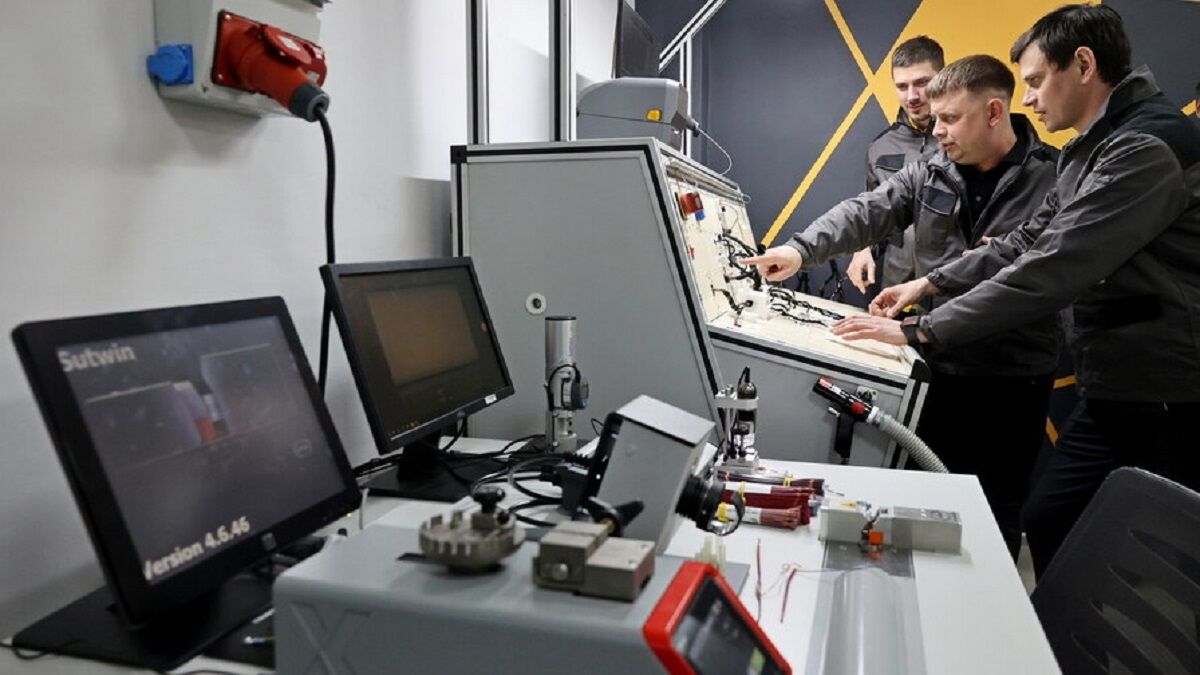 Японія інвестувала понад 200 тис. євро у навчальні стенди для двох профтехів Львова